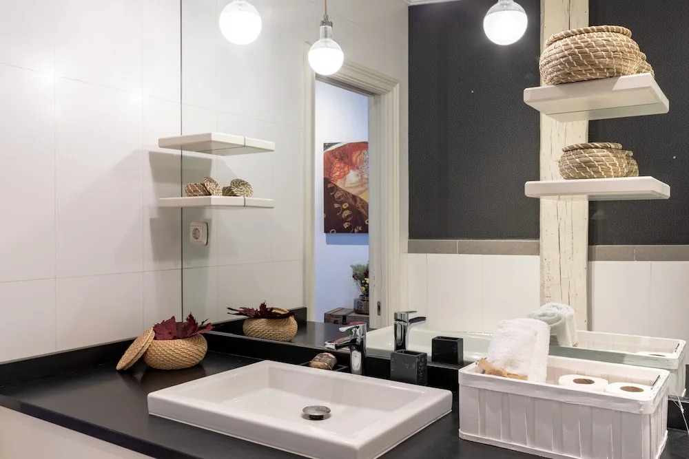 OLD TOWN VII apartment by Aston Rentals