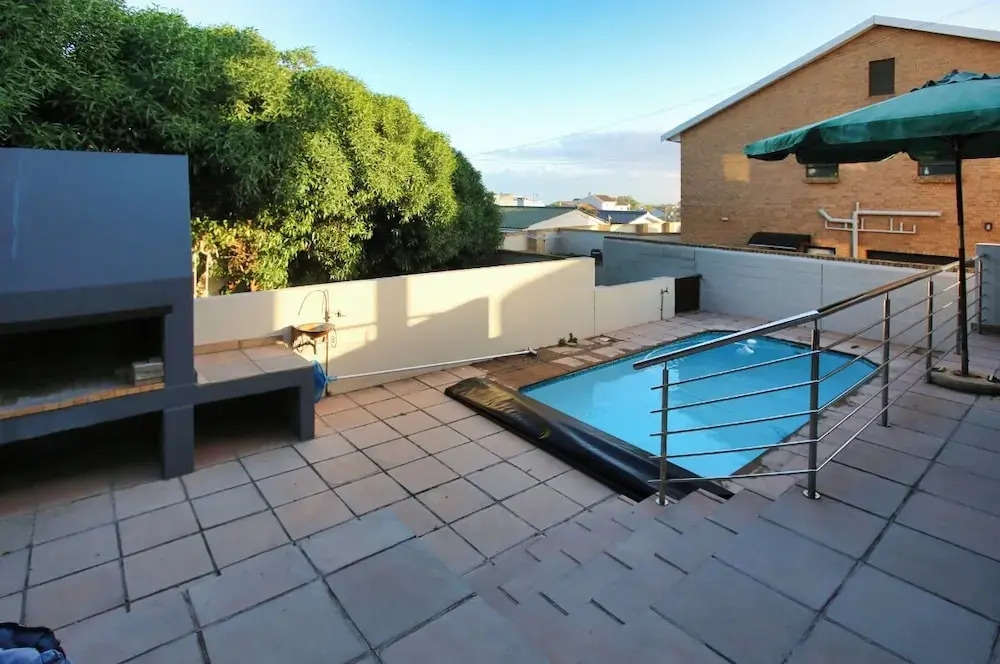 Tasties' Langebaan 8 Sleeper