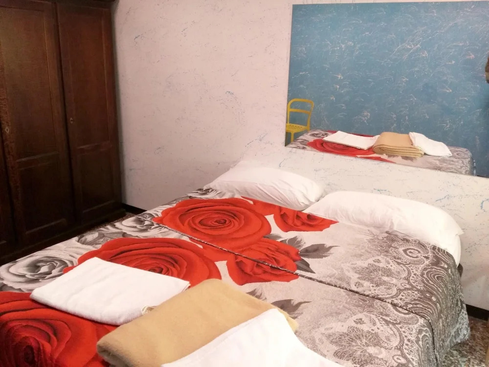Apartment with 6 Bedrooms in Genova, with Wonderful City View And Wifi