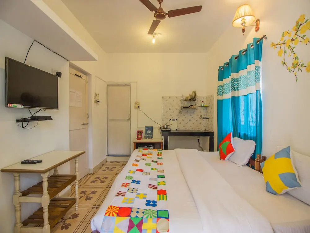 OYO 11508 Home Colourful Studio Calangute