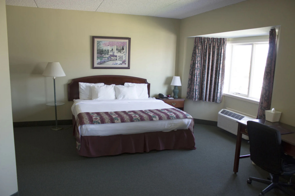 Comstock Inn & Conference Center