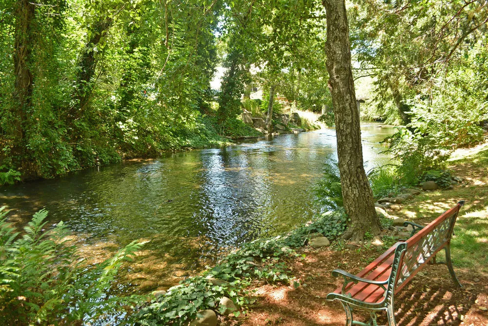 Deer Creek Inn
