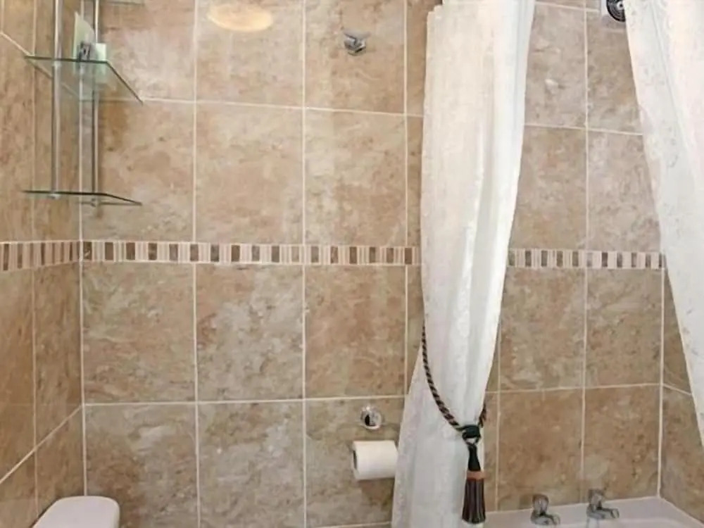 Diadem Hotel