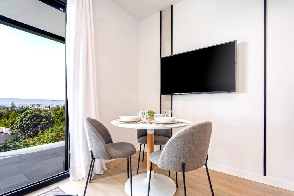 Spectacular 2 BD with 2 terraces, pool and parking. Arruzafa VIII