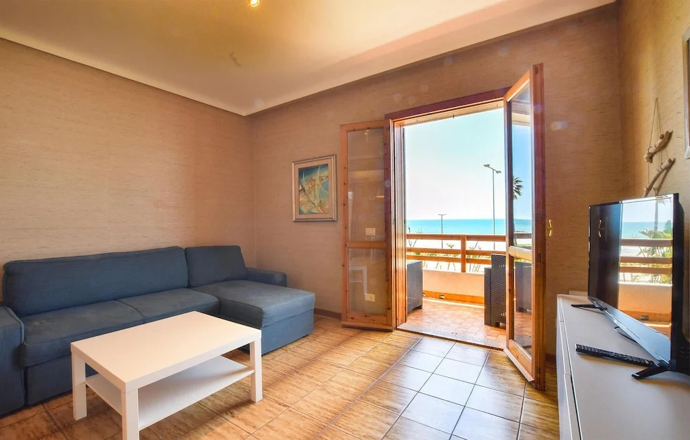 Awesome Apartment in Marina di Ragusa With Wifi and 2 Bedrooms