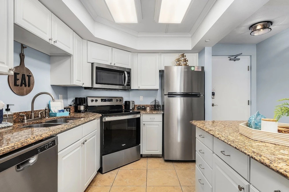 Beach Villas # 305 - Recently Refereshed! 2 Bedroom Condo by RedAwning