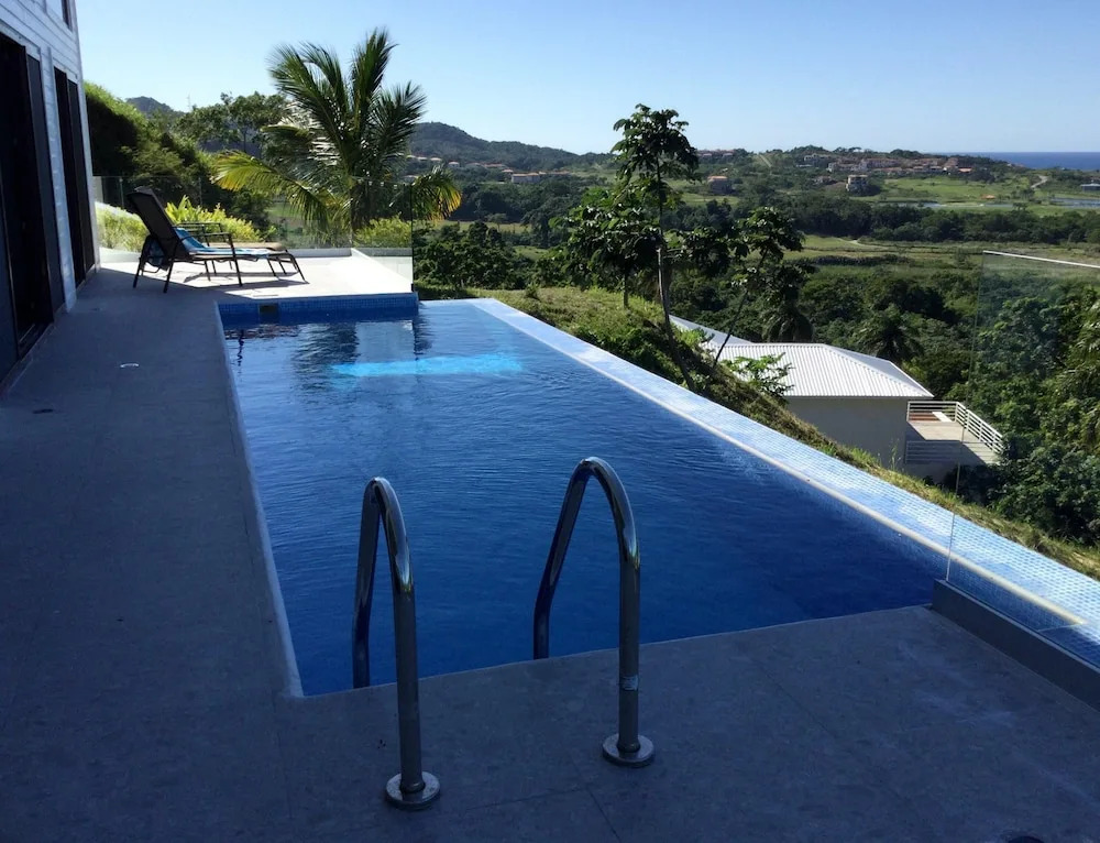 Stunning Turquoise Views From This 2 Bedroom, 2 Bath Home