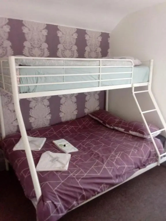 Arnies Hotel