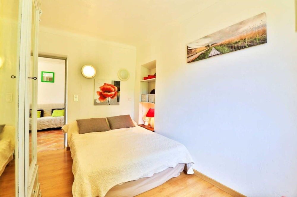 Noelie, Ground Floor Apartment for 6 People