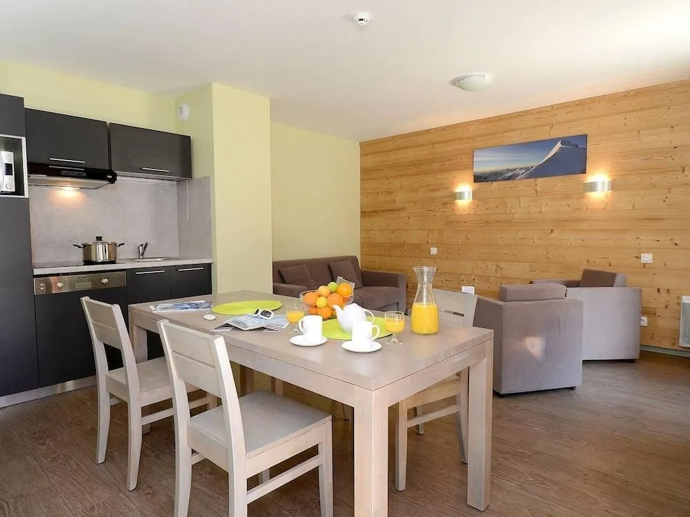 Nice Apartment With a Dishwasher in the Center of Vaujany