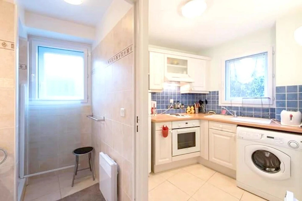 Apartment With one Bedroom in Saint-raphaël, With Enclosed Garden - 10
