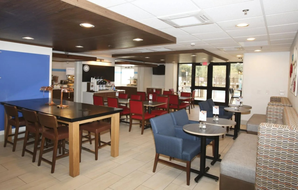 Holiday Inn Express Phoenix-Airport/University Drive by IHG