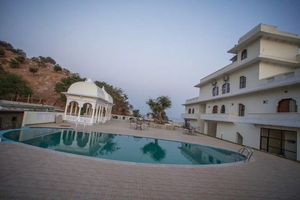 Karni Mahal