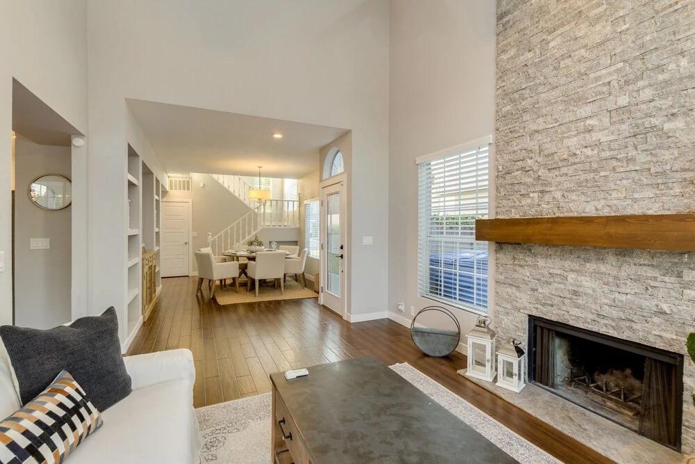 Waterfront w/ Heated Pool and a Paddle Boat in Gilbert! by Redawning