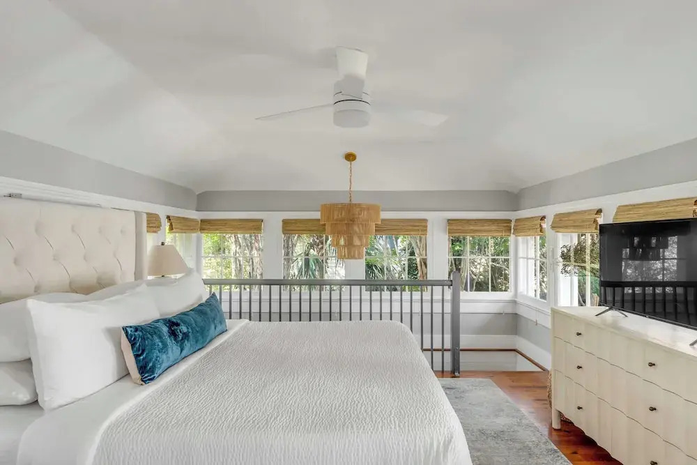 Cottage with Beautiful Garden and Heated Pool