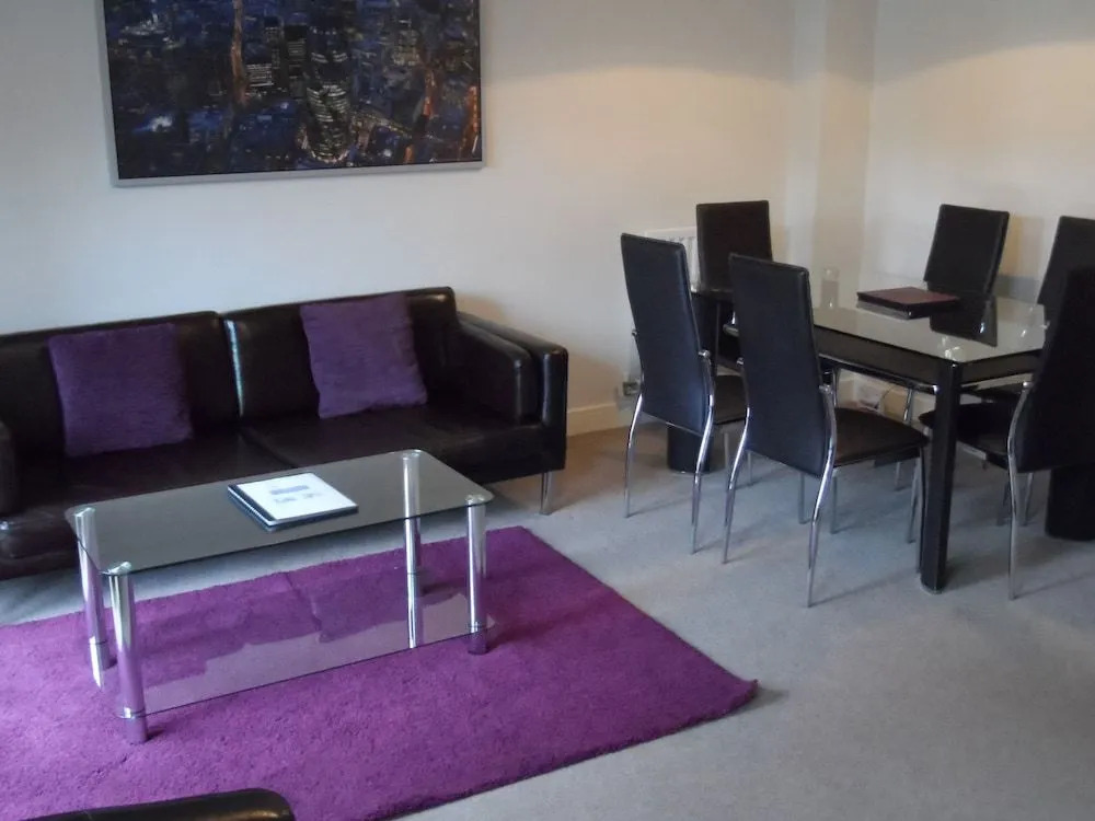 Flexi-Lets@Wallis Square, Farnborough