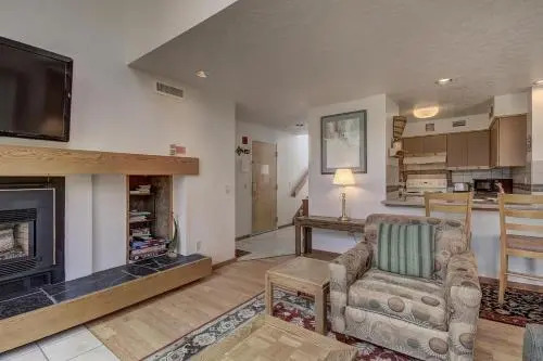 1633 Quicksilver Condo