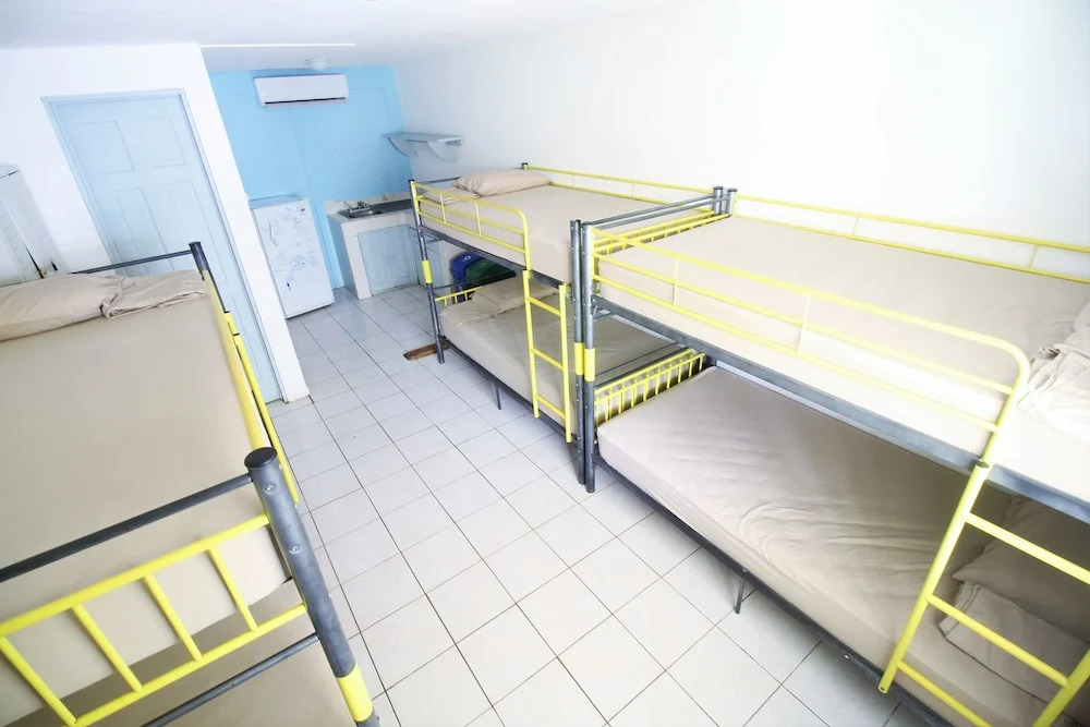 Blue Trailz Hostel & Surf Camp