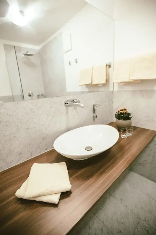 Paulus Apartments