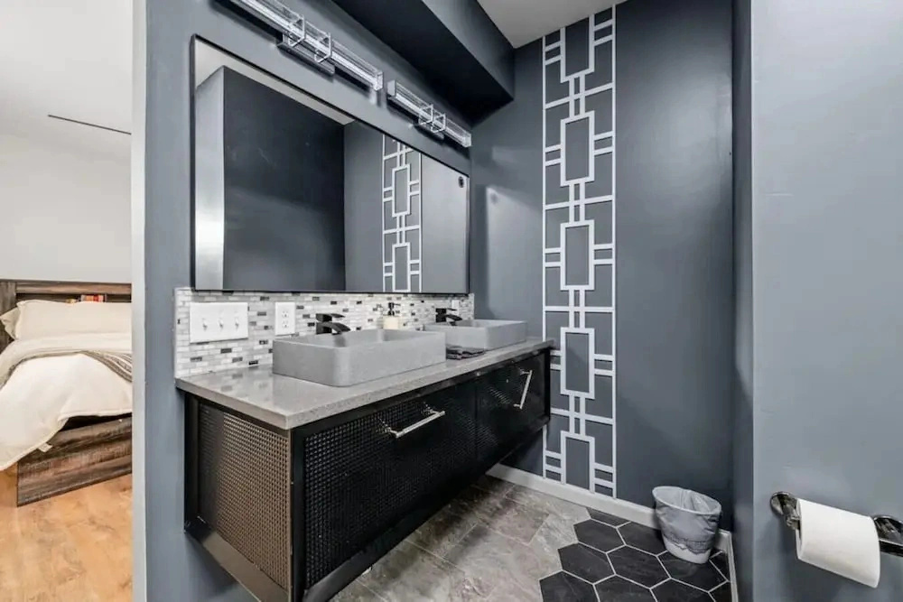 590 Newly Remodeled 4 Bedroom - Downtown
