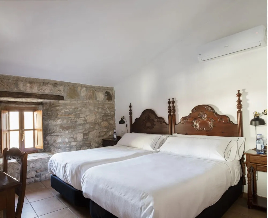 Tugasa Hotel y Apartamentos rurales La Posada