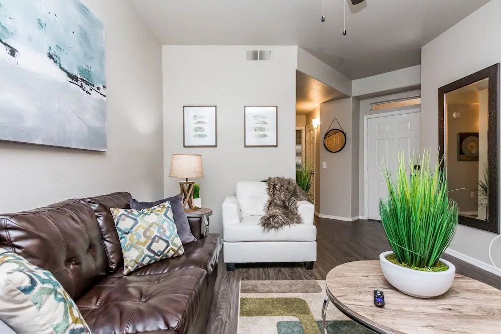 Executive 3 BR King, Close to Kierland & TPC w Parking 1025