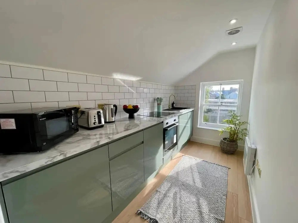 Canterbury Stay Modern Duplex 2 min to Station