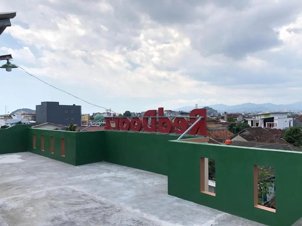 RedDoorz Syariah at Jalan Pangeran Antasari 4 Lampung