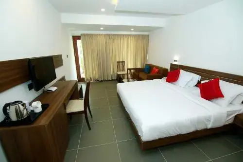 Silver Storm Resort Athirappilly