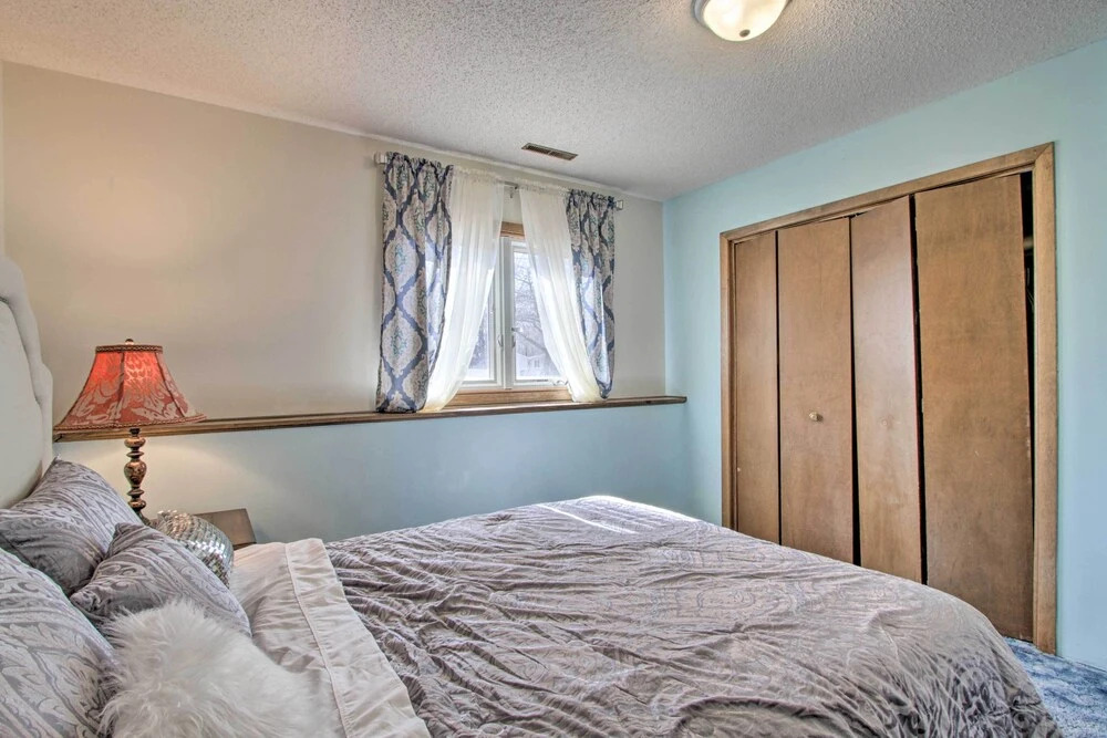 Charming Rochester Home, 4 Mi to Mayo Clinic!