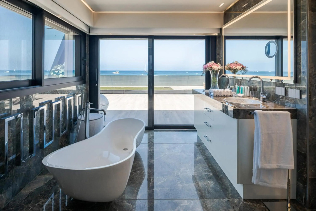 Cala Beach Resort