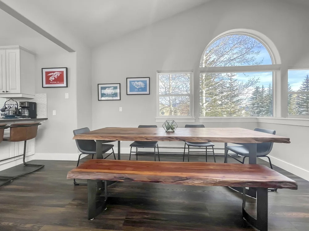 928A Lakepoint Circle 3Br 2,5Ba home