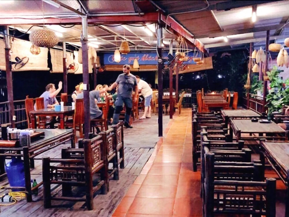 Vinh Gia Airport Lake View Hostel