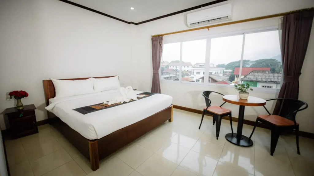 Sisombat Plaza Hotel