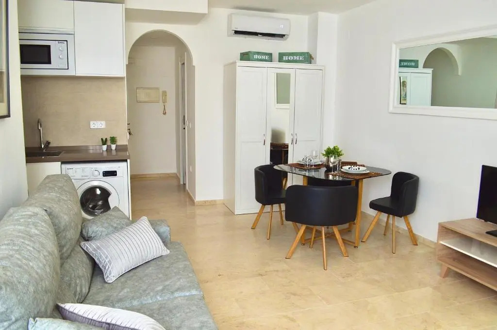 Apartamento Adriana. Céntrico, a 50m de la playa.