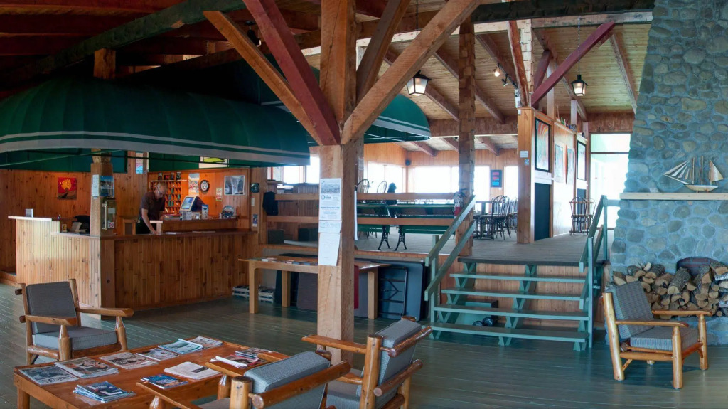 Au Pic de lAurore Motel-Chalets