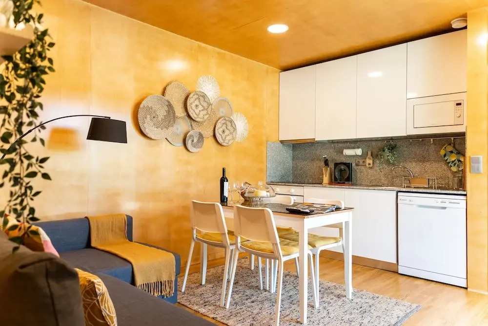 Captivating 1-bed House