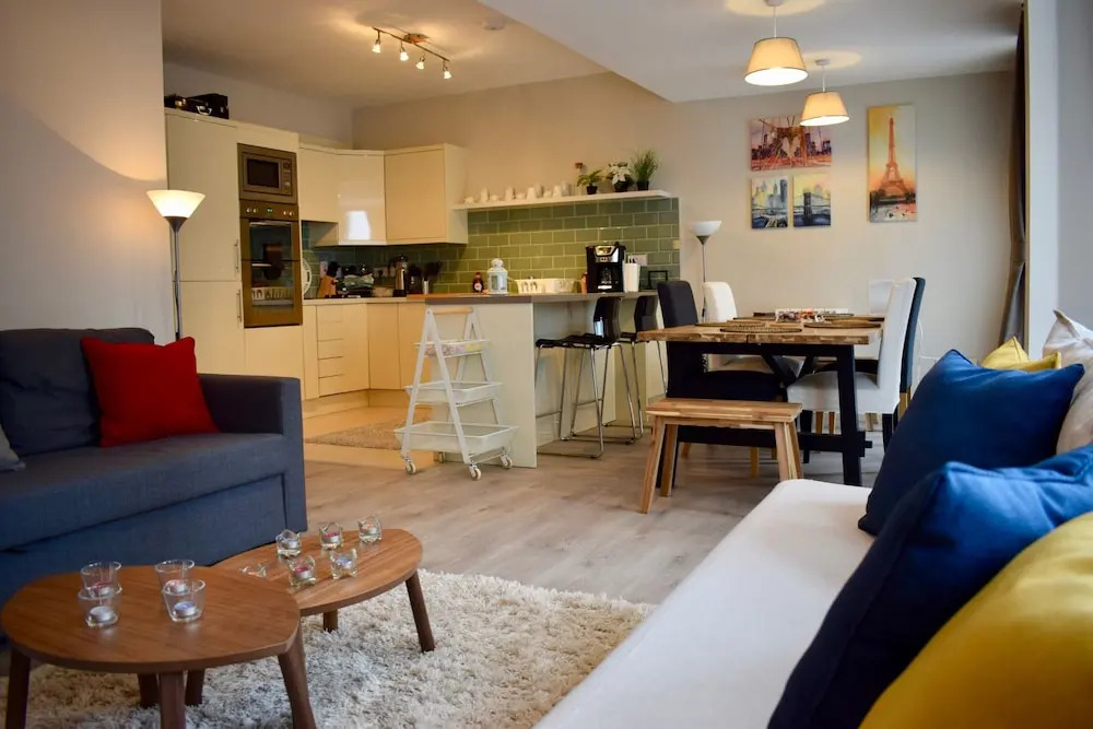 1 Bedroom Modern Apartment in Dublin Sleeps 4