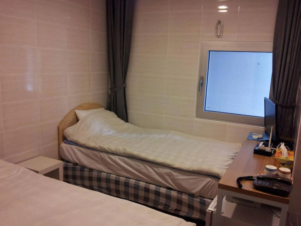Click Hotel