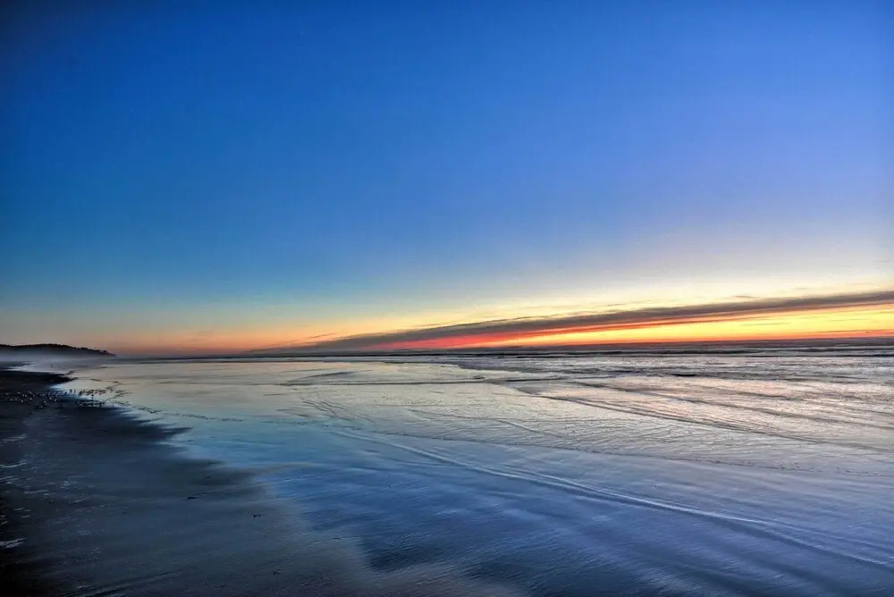 Coastal Retreat in Long Beach: Walk to Attractions