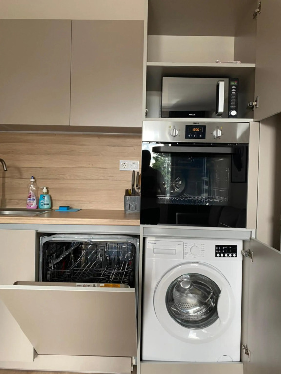 Stylish Top Centre Apartment for 4 guests