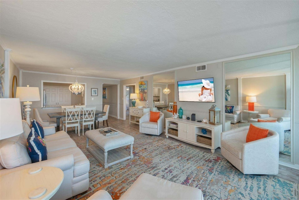 Shoreline Towers 3042 2 Bedroom Condo