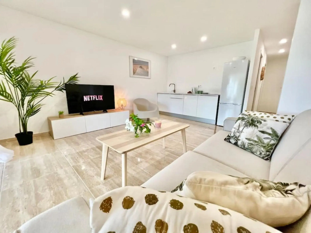 Maracuja 5, Orient Bay village, walkable beach at 100m