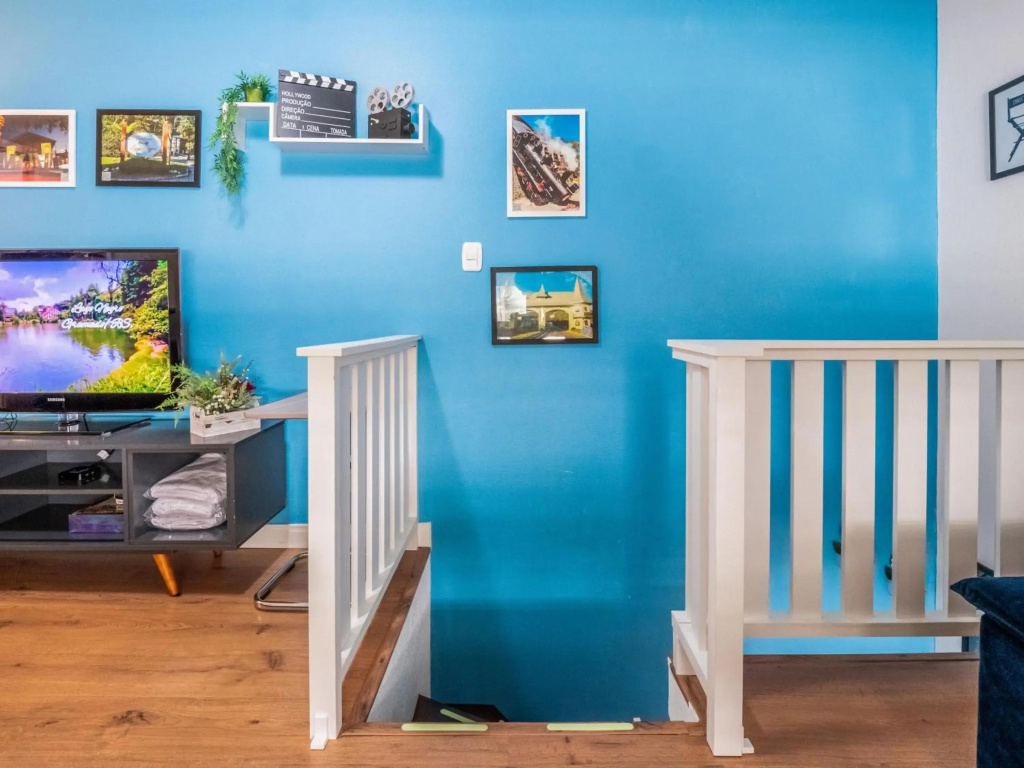Apartamento Bela Floresta Gramado-RS Sossego na NATUREZA! Ótima LOCALIZAÇÃO LAGONegro 500m - com LAREIRA - 02 Quartos para FAMILIA em CONDOMINIO FECHAD0, cozinha completa com GARAGEM e portaria 24h - PETFRIENDLY