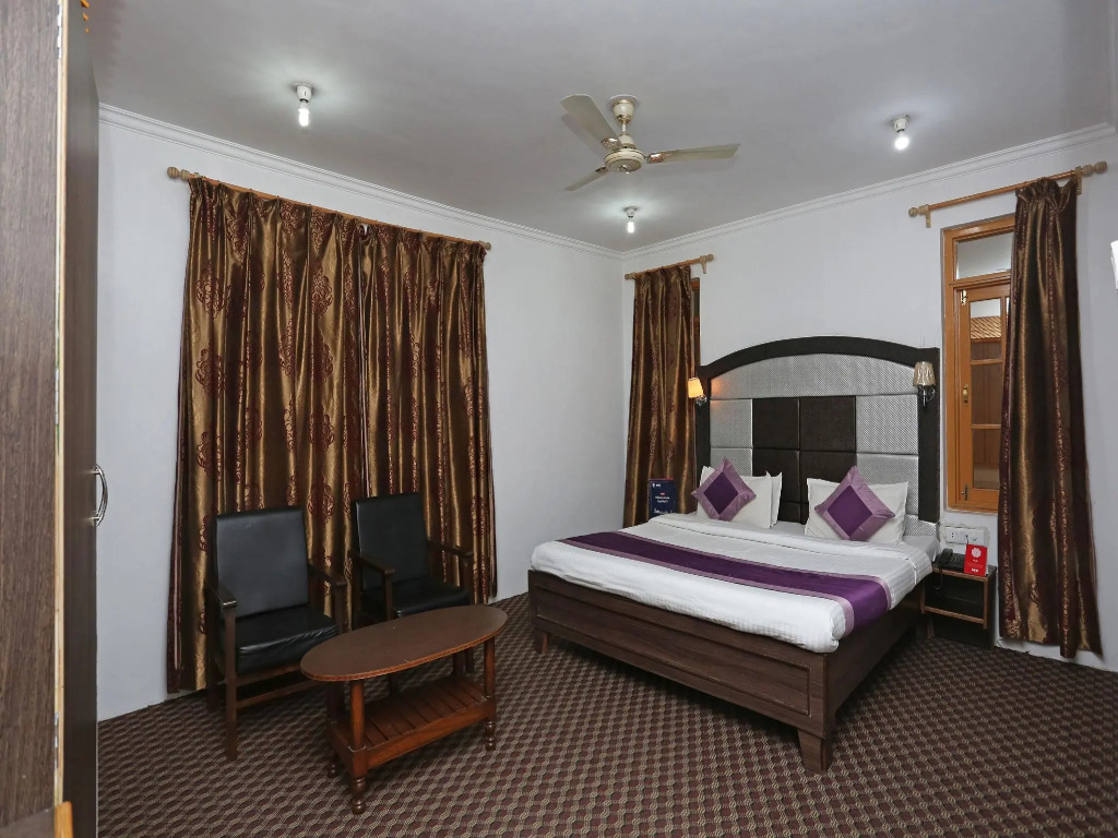 OYO 4487 Hotel Al Azra