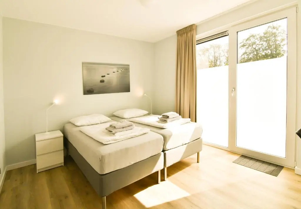 Villa Maroma Mistral Veerse Meer, gratis 4 E-bikes, gratis laden EV, trampoline