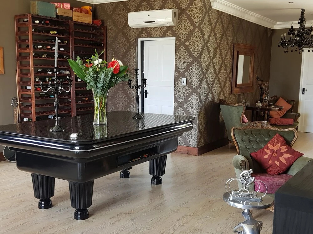 Sandmartins Private Secure Villa