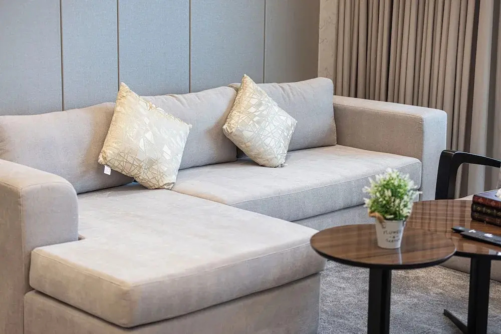 Nobles Suites by Hostiva - City View