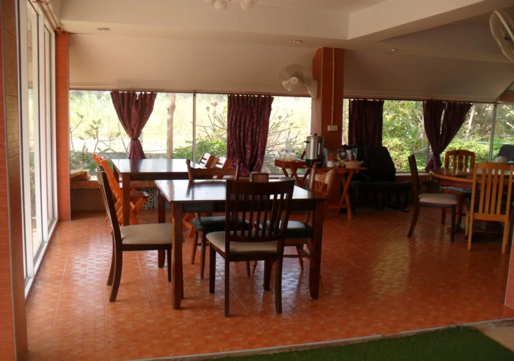 Maneerat Resort
