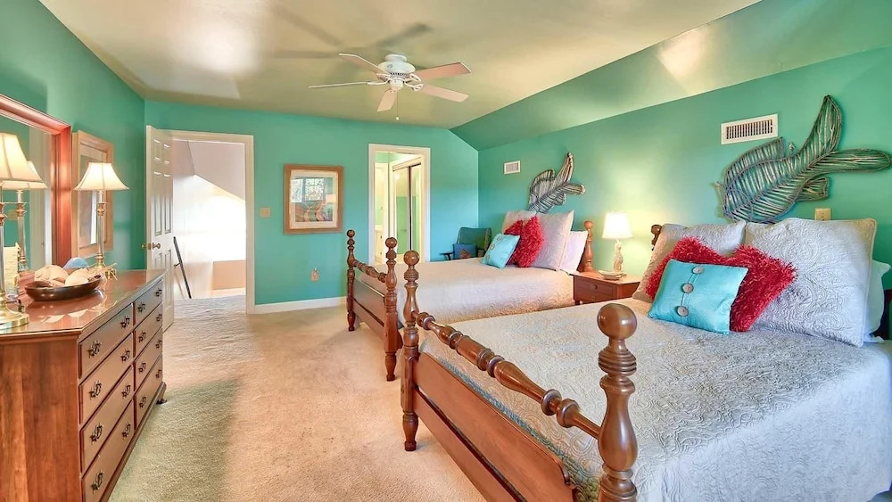 527 Ruthie's Roost FOV 3 Br villa by RedAwning
